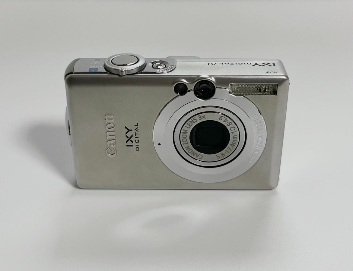 キャノン Canon IXY DIGITAL 70 Canon IXY DIGITAL 70 Compact Digital Camera 6MP CCD Excellent