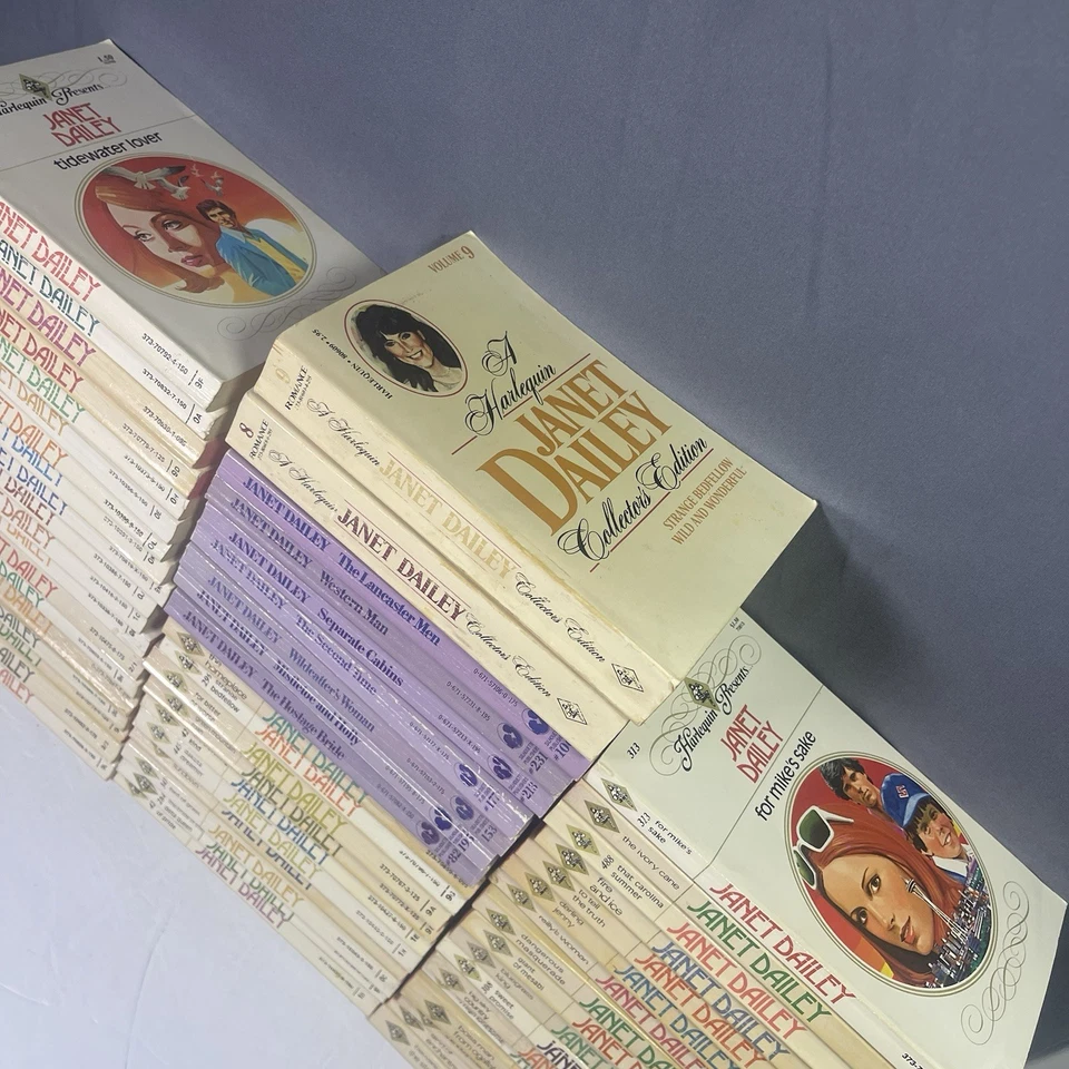 Vintage Harlequin Presents Romance Novels Lot Of 55 Books 1980s Janet Dailey Set Foto 3 de 4
