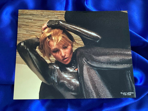 RARE Officially Licensed Candid Lucy Lawless Xena Convention 8x10 Photo LL-PH 16