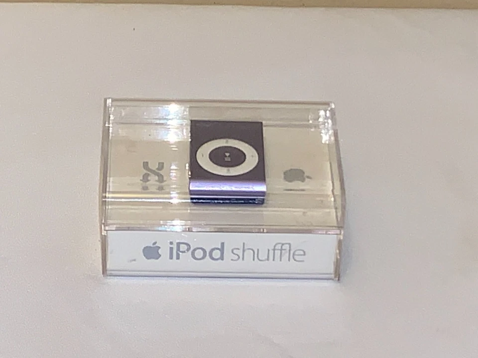 APPLE IPOD SHUFFLE 2ND GENERATION PURPLE (1 GB) - BRAND NEW SEALED IN CASE!!! - Image 2 of 3