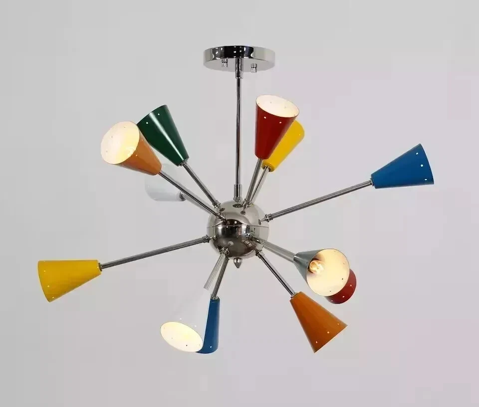 Lámpara de araña Sputnik vintage Mid-Country 6 luces de latón blanco mate. Foto 2 de 4