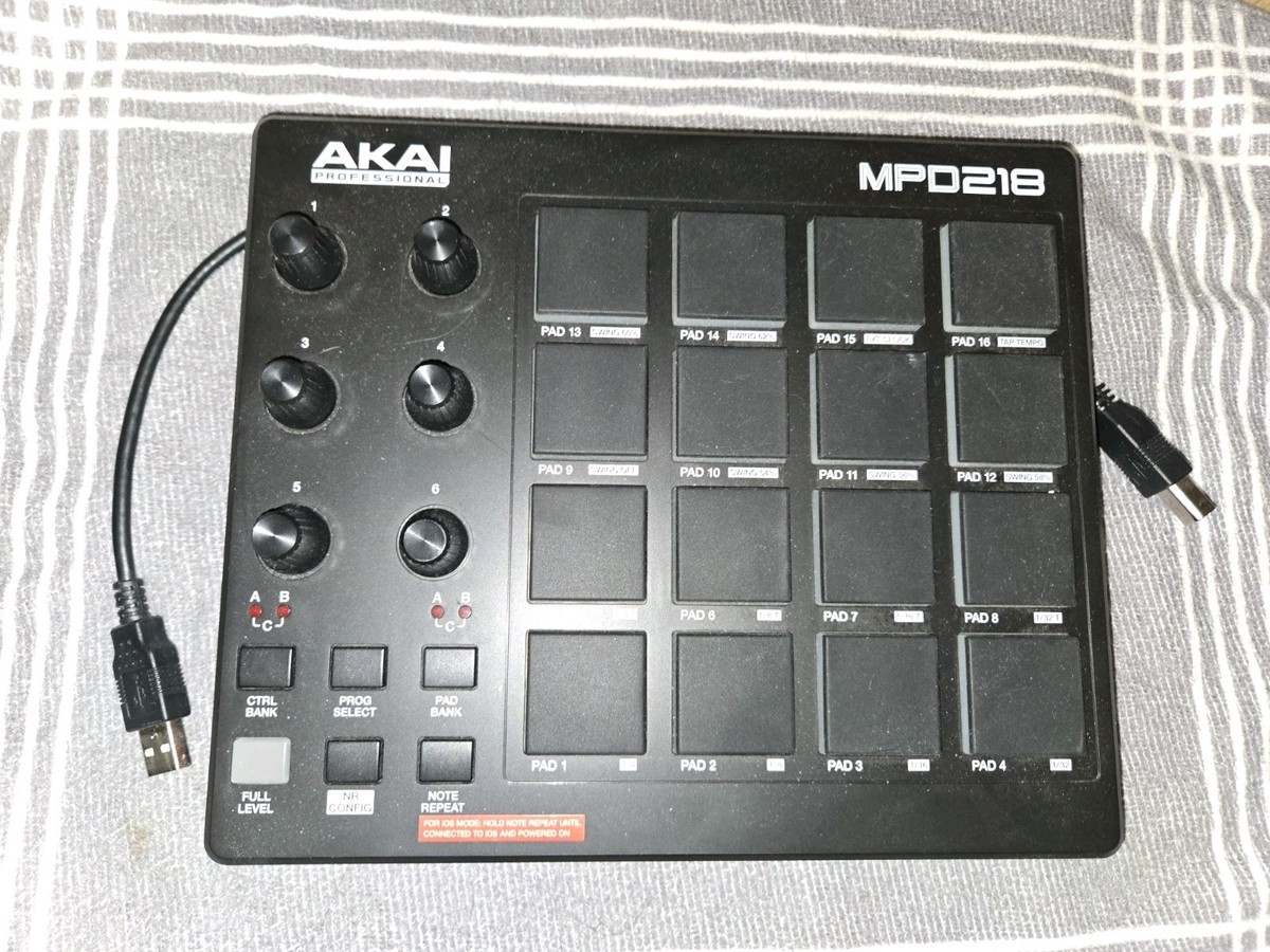 AKAI Professional MPD218 - USB MIDI Controller with 16 MPC Drum