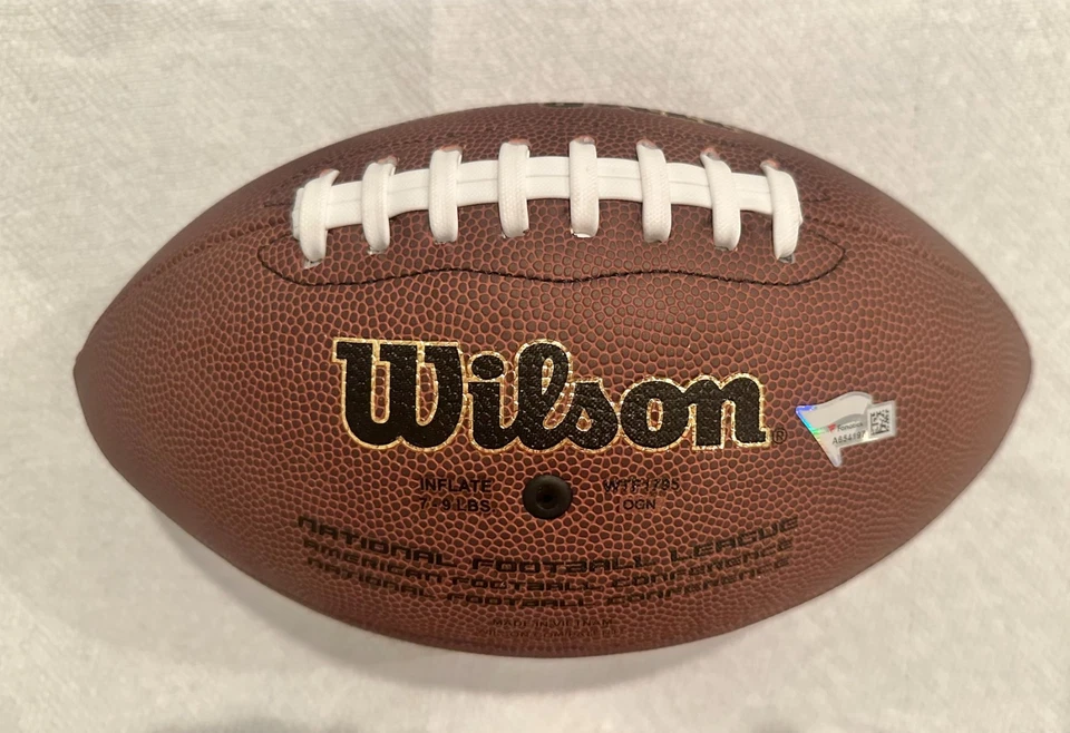 🏈 Travis Kelce Signed NFL Ball – Fanatics COA - Kansas City Chiefs 🏈 - Image 2 of 4