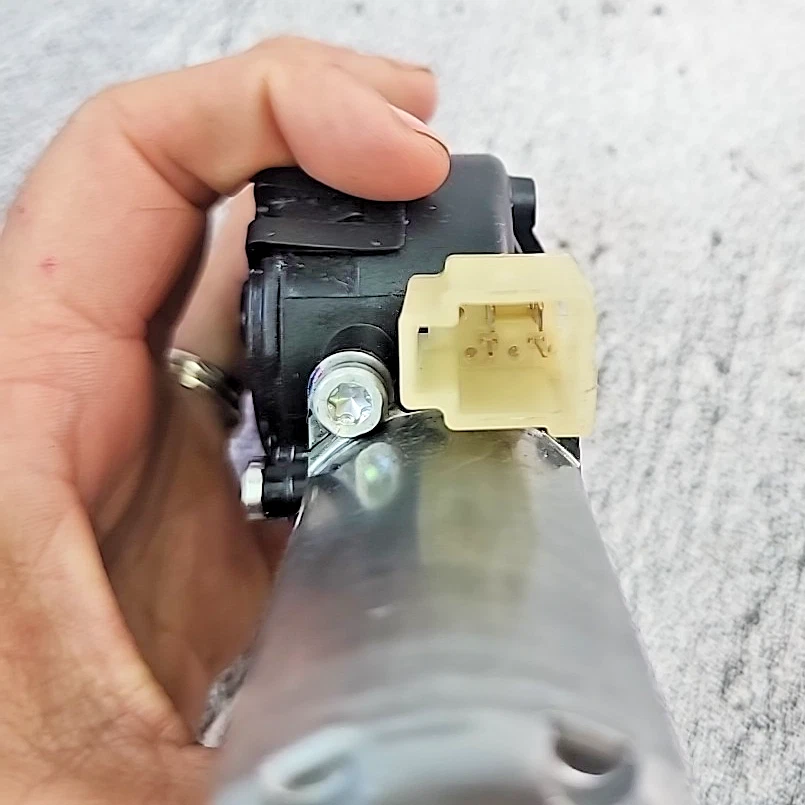 Motor de asiento eléctrico delantero izquierdo Motorcraft MM991 Ford 8A5Z14547B Explorer Taurus MKS Foto 3 de 4