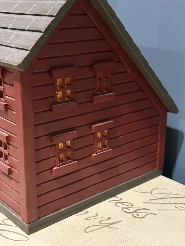 Arte popular Harold Turpin 2 pisos - Casa de caja de sal roja Foto 2 de 4