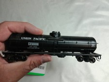 Bachmann HO Scale Union Pacific Tank Car UP #69008 - No Box - Used