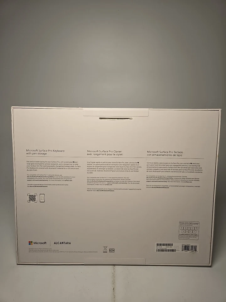 Microsoft Surface Pro Keyboard with Pen Storage Black - Model 1864 - Image 2 of 4