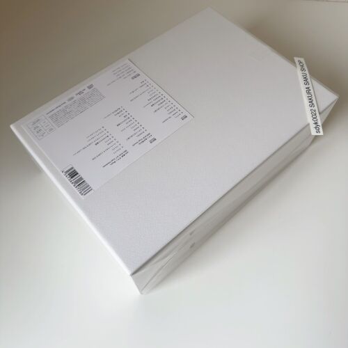 given THE BEST Limited Edition 2CD + Blu-ray + T-shirt + Towel + Rubber Band - Picture 14 of 18