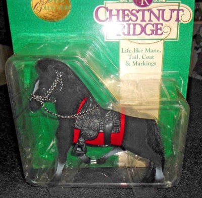 VINTAGE CHESTNUT RIDGE TROPHY COLLECTION 8 IN HORSE BLACK