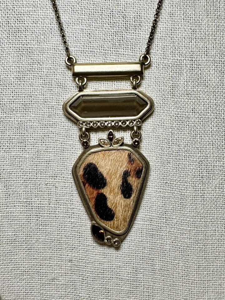 Colar Silpada K&R Go Wild latão couro bovino resina cristais 28" - Imagem 2 de 4