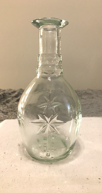 Vintage Atomic Star Starburst Clear Liquor Decanter Bottle. 8-5/8 Tall.