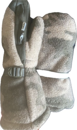 Cabelas Camo Gloves Size M