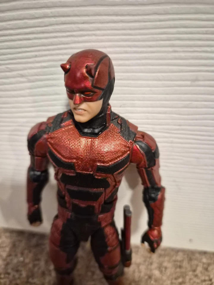 Creaciones personalizadas: armadura metálica versión Netflix DAREDEVIL Marvel Legends Foto 2 de 4