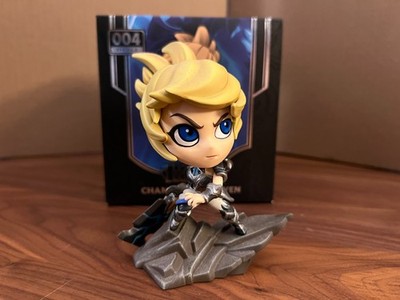 League of Legends Series 2 Championship Riven Figure 004 - Adult Owned