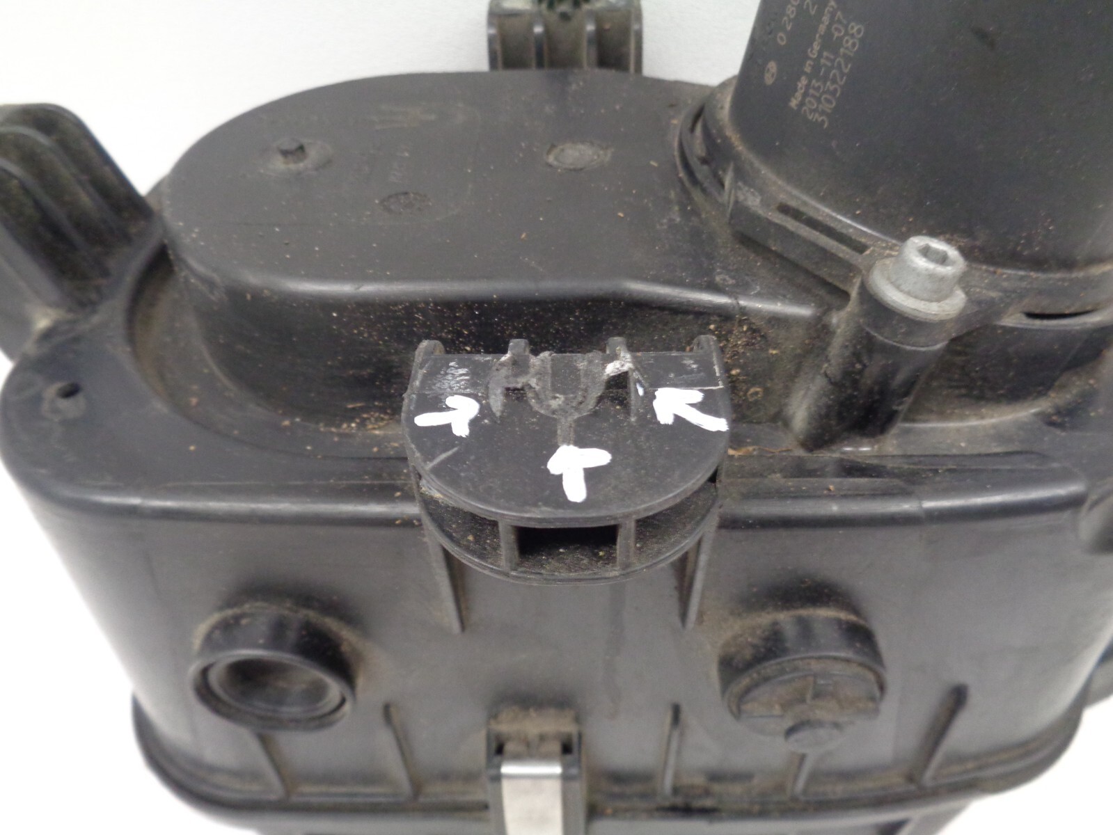 14-17 Maserati Ghibli 3.0L Front Right Air Intake Cleaner Box OEM AK2308225
