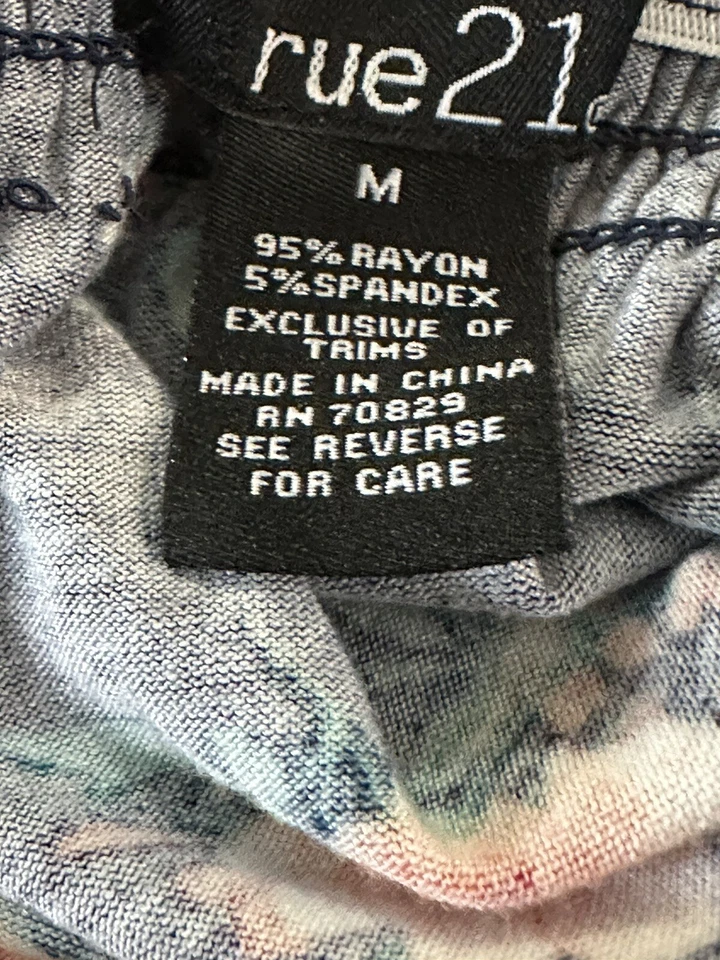 Pantalones Cortos Rue 21 Juniors Talla Mediana Negro/Blanco Estampado Tirar con Cordón Nuevo con Etiquetas Foto 4 de 4