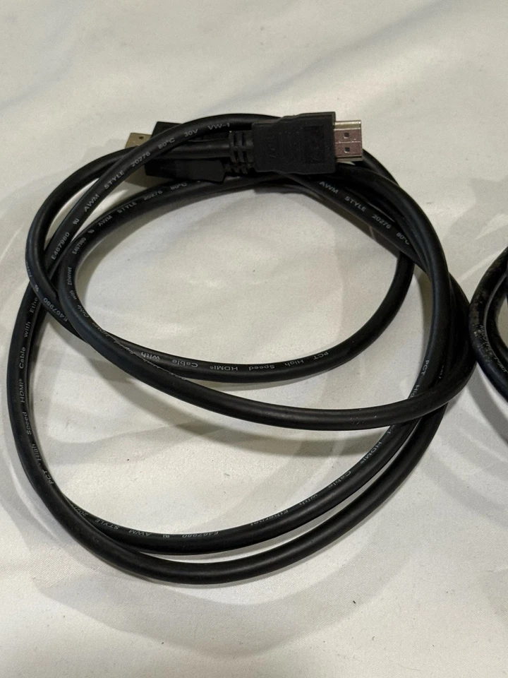 Juego de 2 cables HDMI Ethernet de alta velocidad negro de 6 pies uno es plato cable HDMI de 6 pies Foto 2 de 4