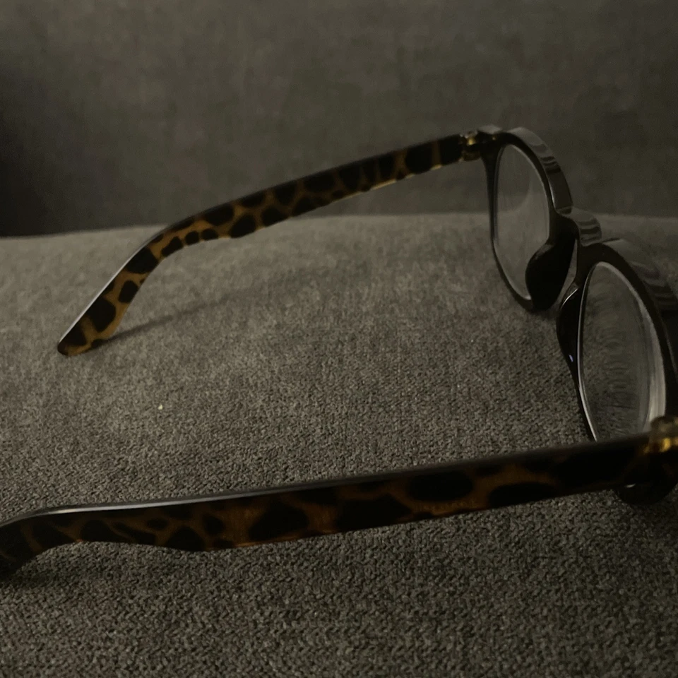 Tortoise Shell Glasses Readers +- 2mm +3.25 - Image 2 of 4