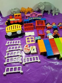 Lego Duplo Circus Lot 2000-13 Train Ringmaster Lion & Elephants Heads move Seal 