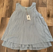 Easel Los Angeles Women’s Flowing Sleeveless Green Top Sz.1X