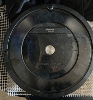 iRobot Roomba Model 805 Automatic Vacuum Cleaner Black + Charging