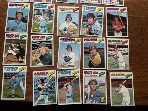 LOT 25 1977 TOPPS BASEBALL CARDS KEITH HERNANDEZ 95 ROY SMALLEY 66 BRUCE BOCHTE - Picture 4 of 7