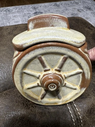 Frankoma Pottery Wheel Sugar Bowl With Lid Beige-Like Color 4.5”T