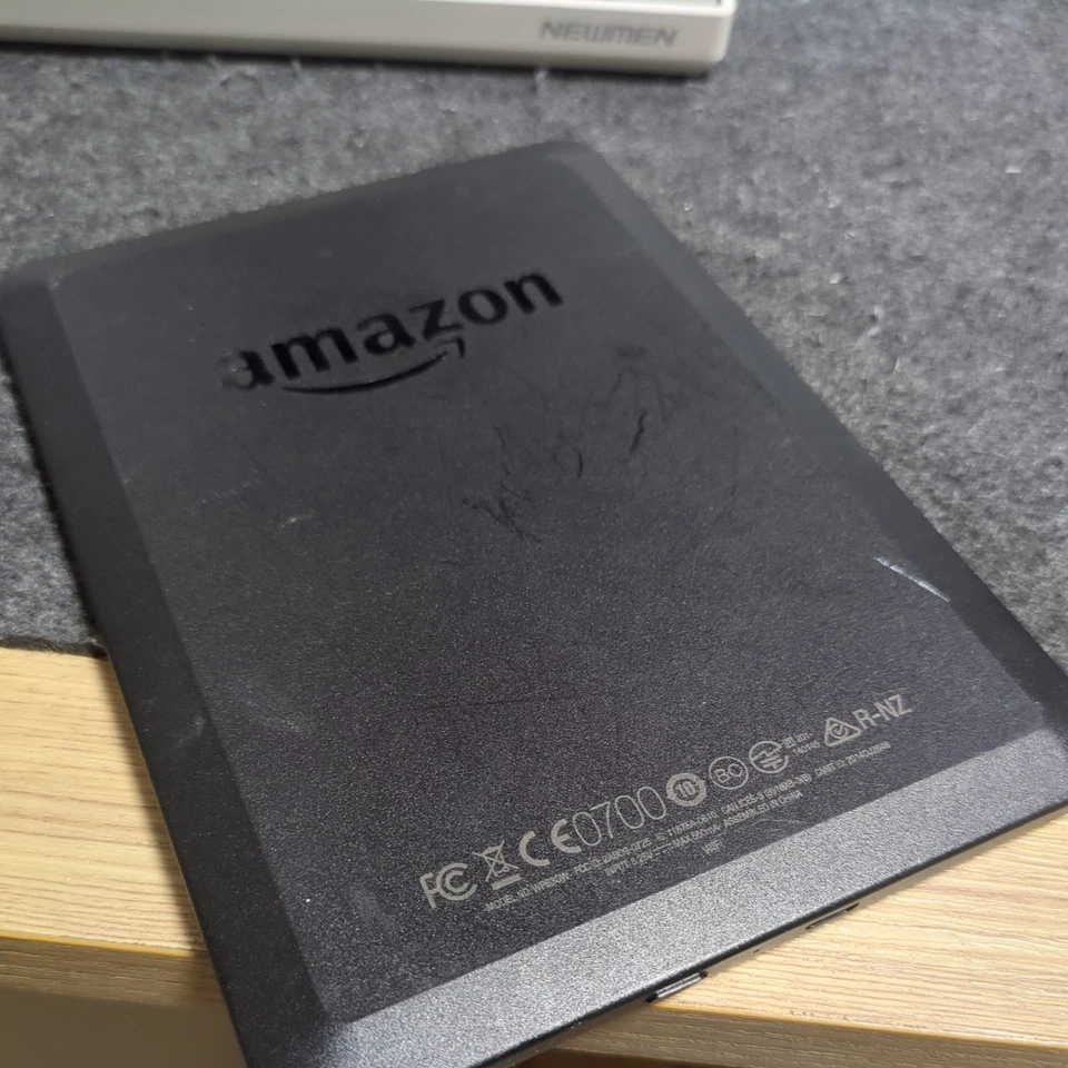 Amazon Kindle 7th Generation - WP63GW - Black - eBook reader / eReader - Image 3 of 3