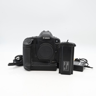 Canon EOS 1DS 11.1MP Digital SLR Camera Body *READ #535