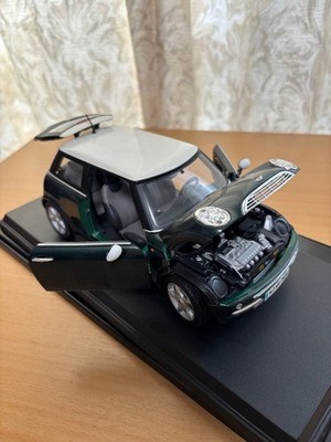Maisto 1/18 MINI COOPER dark green x white roof 794374 | eBay