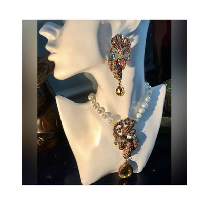 Heidi Daus signed   DON T BE KOI Pearl Crystal Necklace & Earrings Set Teardrop