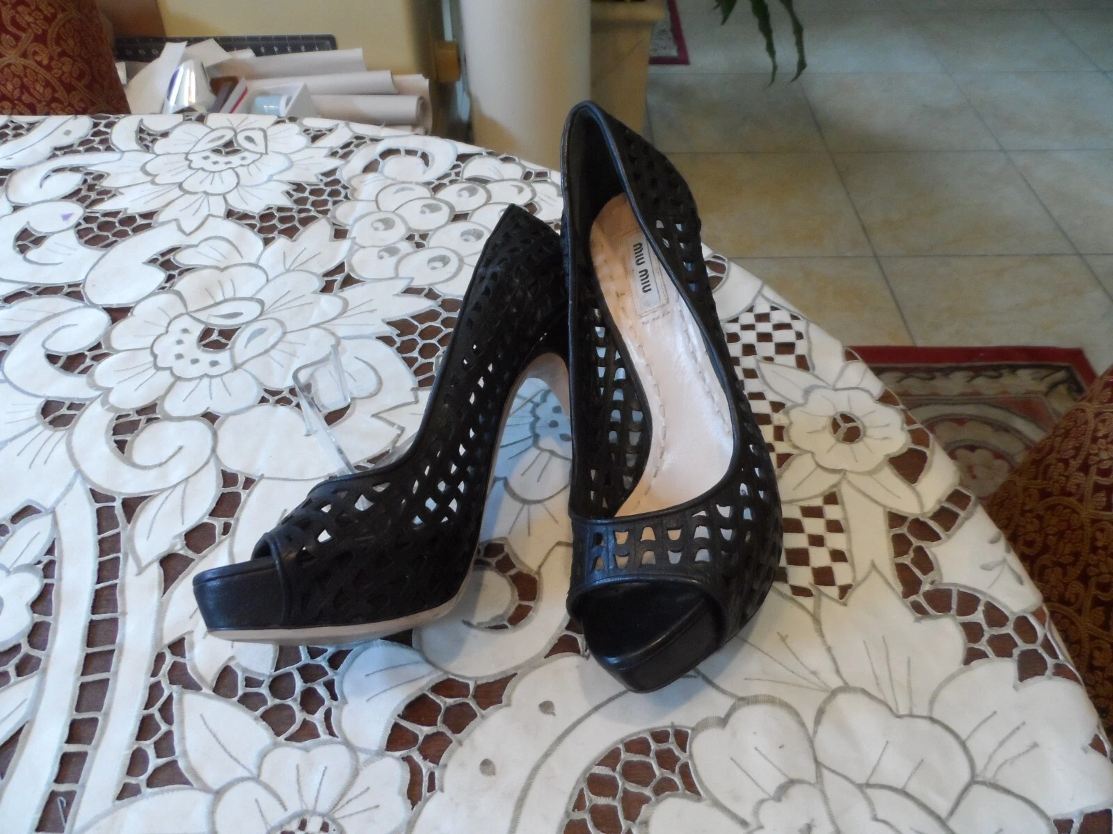 MIU MIU Décolleté Miu nere forate in pelle tacchi punta aperta taglia 38 5 8 5