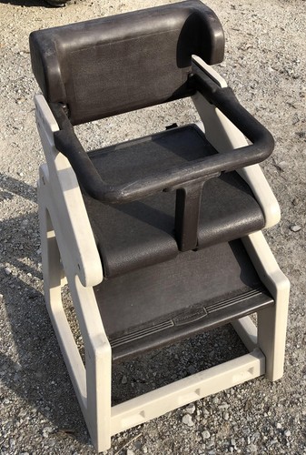Rubbermaid Plastic Restaurant High Chair LOCAL PICKUP ONLY