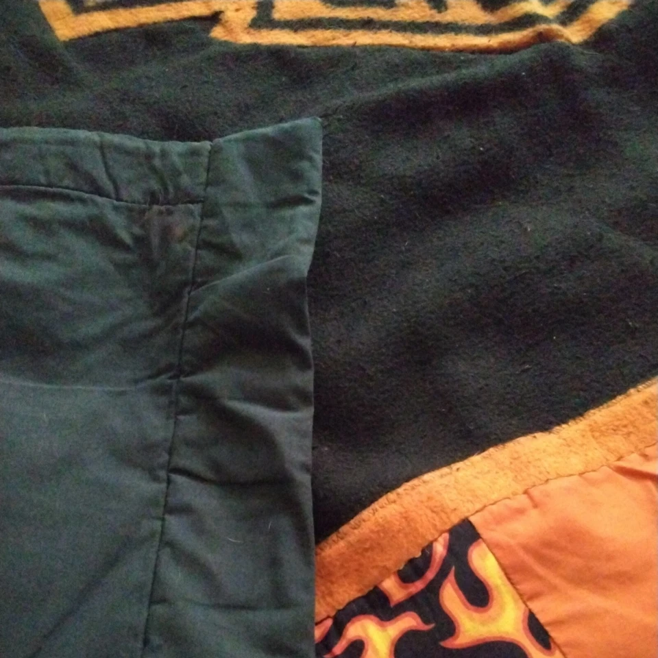 Manta hecha a mano acolchada Harley Davidson Quality para motocicleta negra y naranja PESADA  Foto 3 de 4