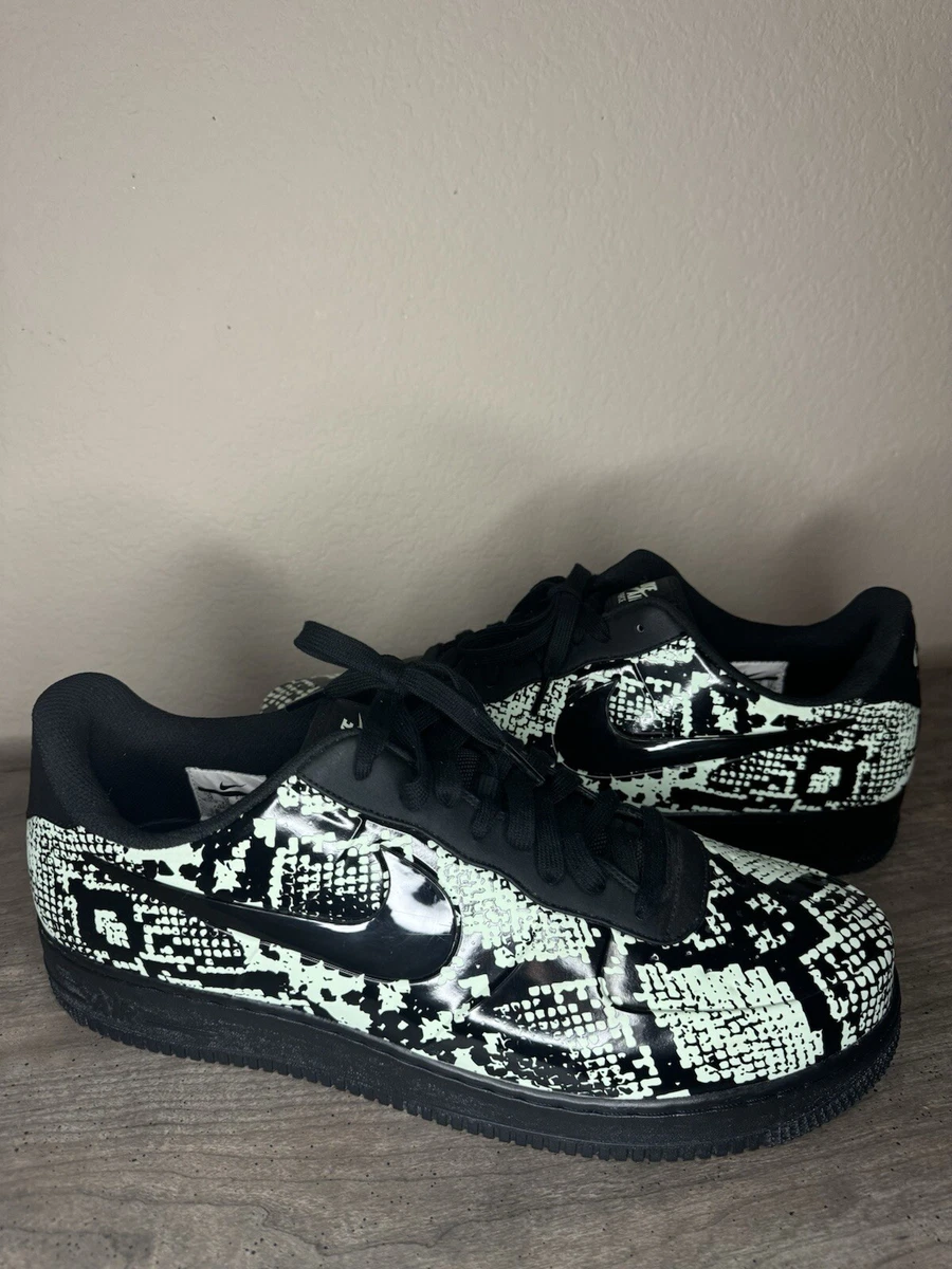 ナイキ NIKE AIR FORCE 1 FOAMPOSITE PRO　26.5 Nike Air Force 1 Foamposite Pro Low Black Mamba Snake Supreme