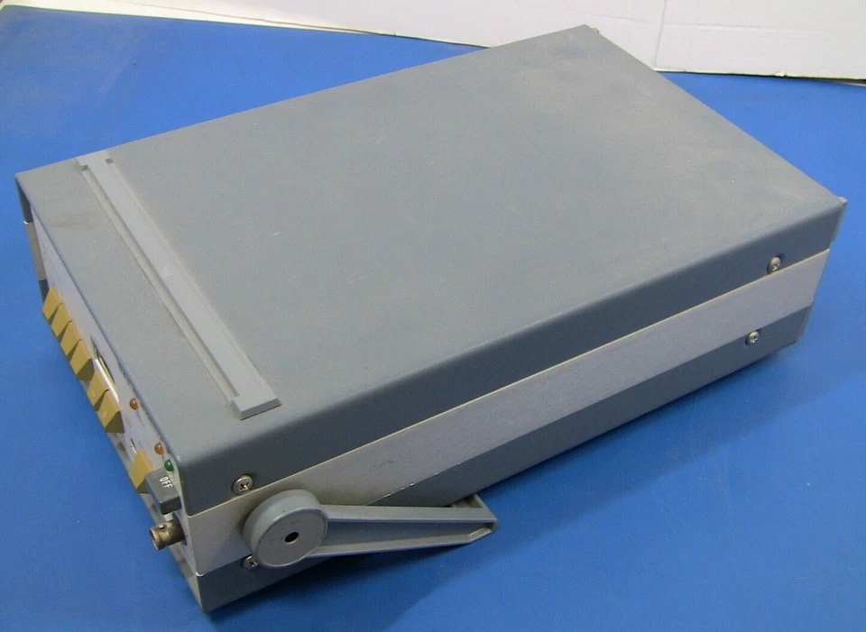 Generador de ruido Rohde & Schwarz - SUF2 - 282.8819.03 Foto 3 de 4