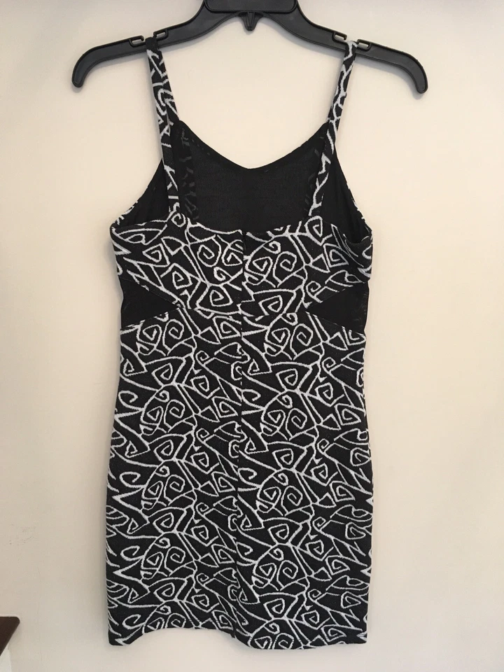 Elisa B. Vestido blanco y negro para niñas con recorte de malla negra, talla 12 Foto 3 de 4