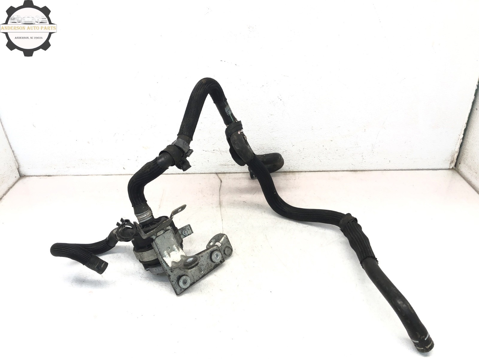 2014-2019 MASERATI GHIBLI 3.0L V6 AUXILIARY WATER PUMP W/ HOSE SET OEM