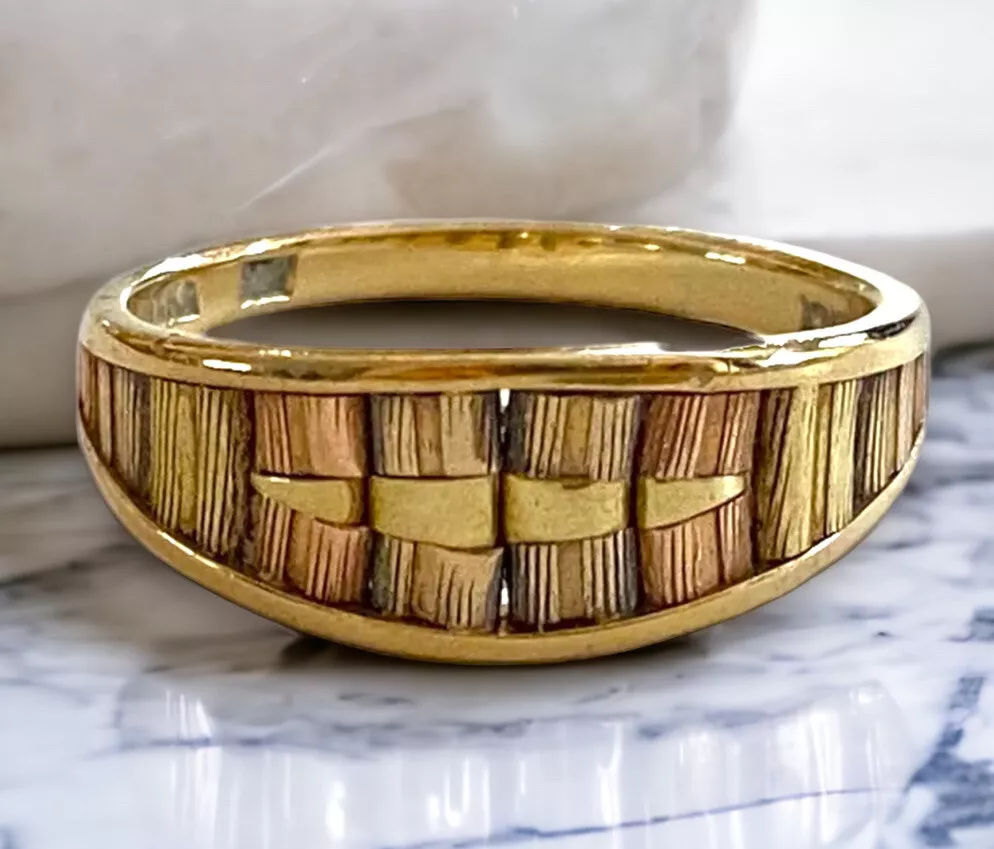 Tri 2024 gold ring
