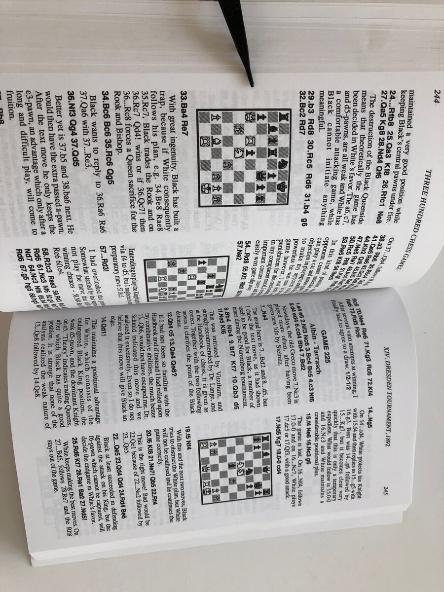 Three Hundred Chess Games: Siegbert Tarrasch: 9781880673188: :  Books