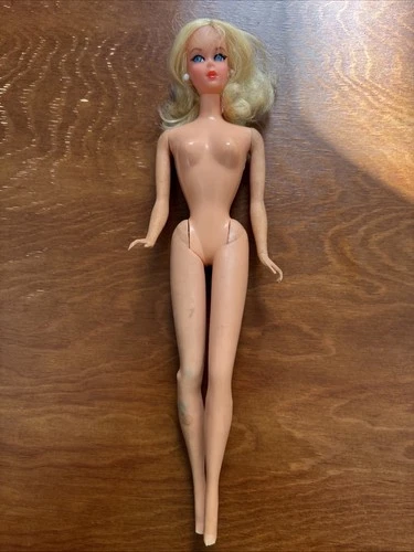 MATTEL 1968 TALKING BARBIE DOLL BLONDE ( Not Working, Leg Comes Off )