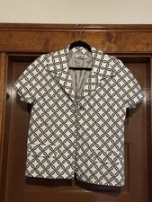 Coldwater Creek Women's Size: 10 Snap Button Short Sleeve Jacket. 98% Cotton.