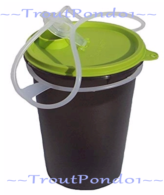 TUPPERWARE Pitcher Mega Tumbler Handolier Beverage Container 32 oz