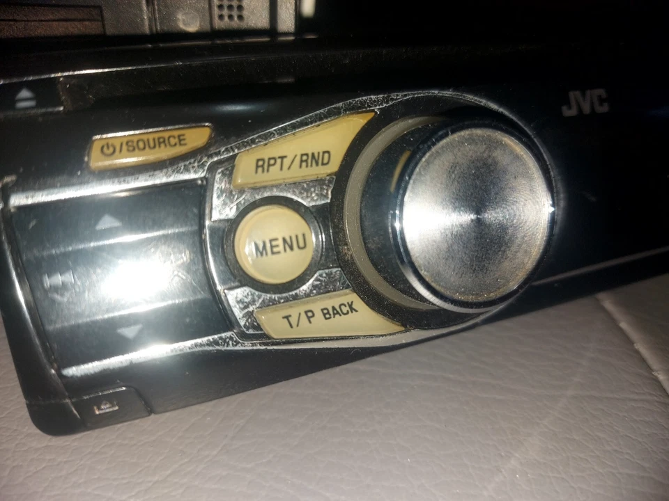 Autoradio JVC 50 W X 4 FRONTALINO ESTRAIBILE - Immagine 2 di 4