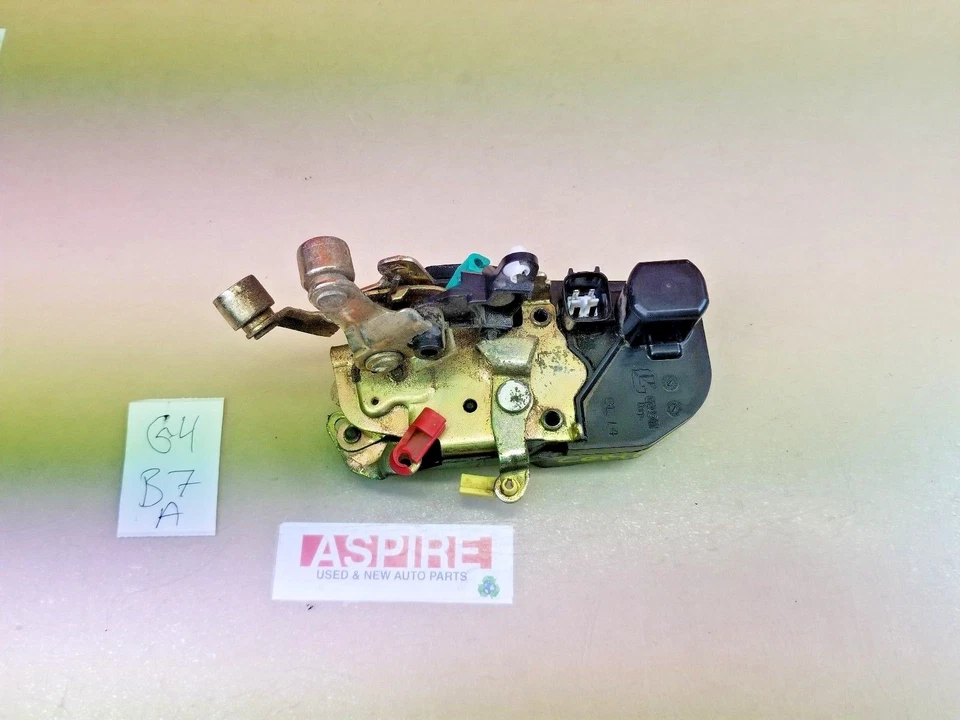 2006-2010 Jeep Commander Limited Front Left Door Lock Latch Actuator OEM  - image 3 of 4