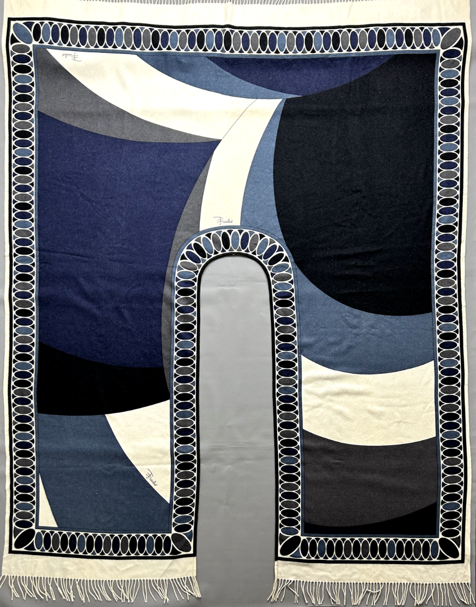エミリオプッチ　ポンチョ Beautiful poncho 