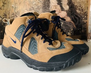 nike regrind hiking boots