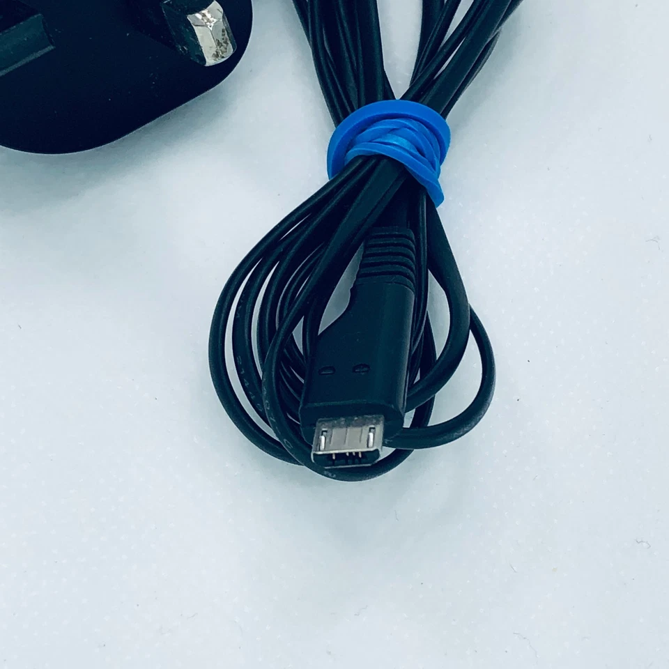 Genuine Samsung Micro-USB Mains Charger ETA3U30UBE for Phones/Bluetooth Headsets - Image 2 of 4