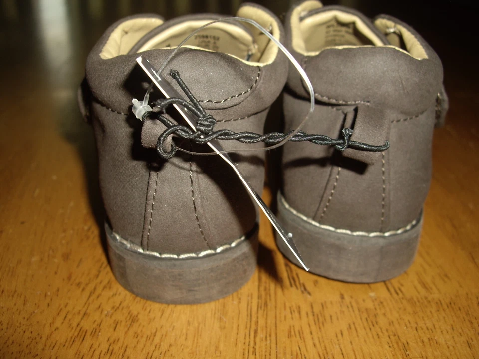 T5 NUEVAS Botas Marrón Gamuza Imitación Gloria Desteñida Niños Pequeños Talla 4 Fácil Cierre Foto 3 de 4