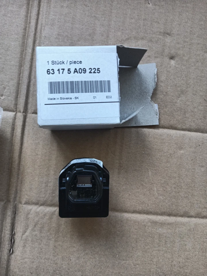 BMW NEW GENUINE 4 SERIES G22 G23 G26 SIDE SKIRT LIGHT LEFT SIDE 5A09225 - Image 2 of 4